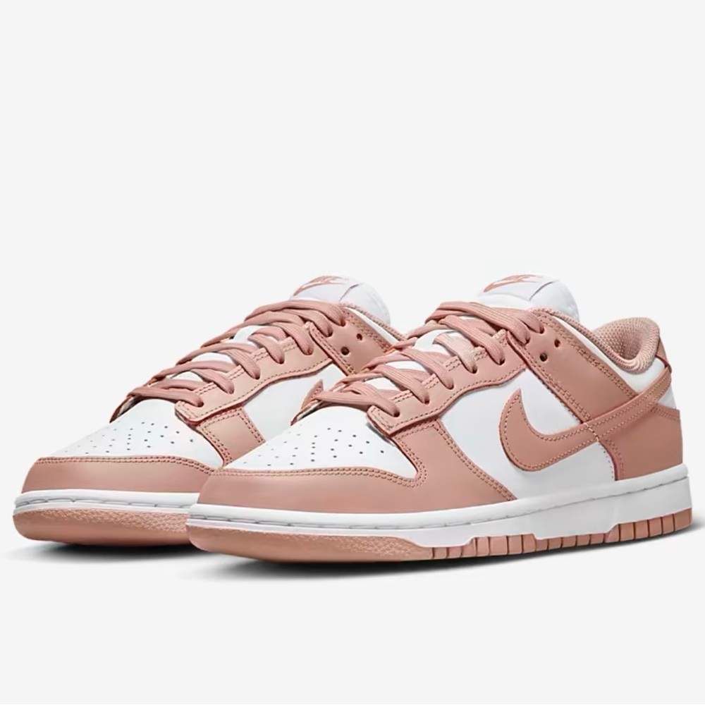 Nike Dunk Low women’s